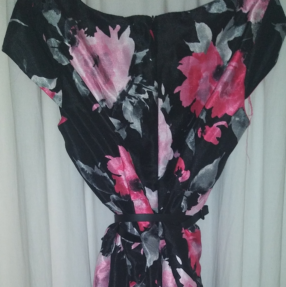 House Of CB Floral dress - Picture 7 of 7